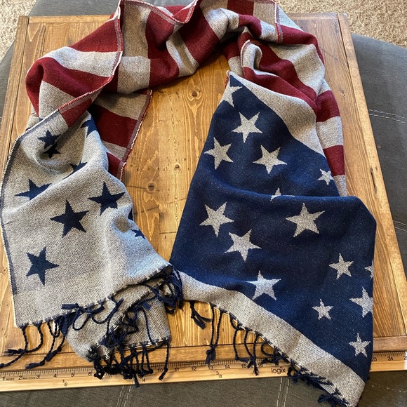 Forever 21 Flag scarf shawl wrap tassel ends One size 26X70 - Picture 4 of 5